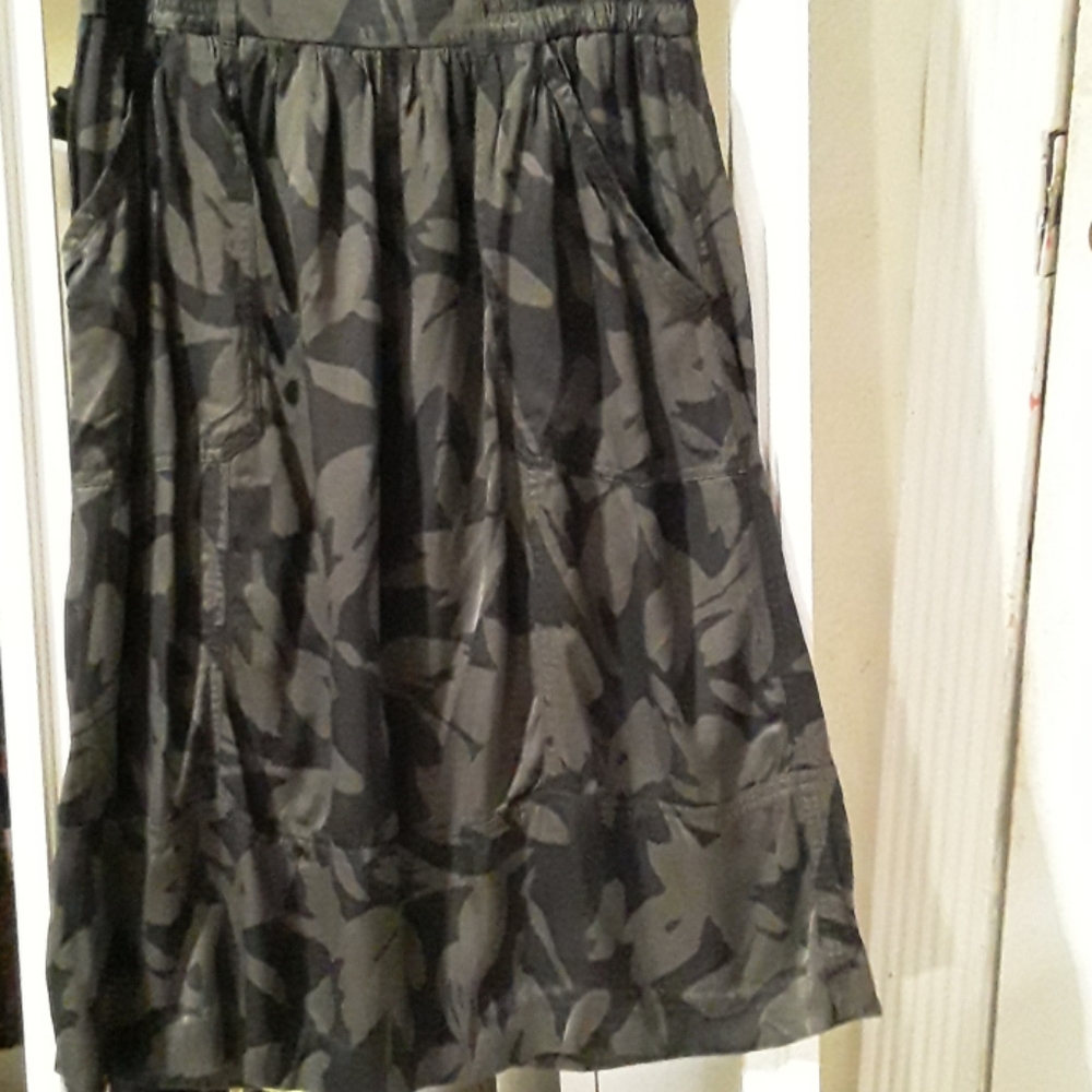 Loft Rayon pencil  skirt